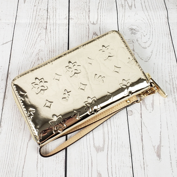 ⚠️LAST 1⚠️Michael Kors Jet Set Phone Case Wristlet - Picture 2 of 5